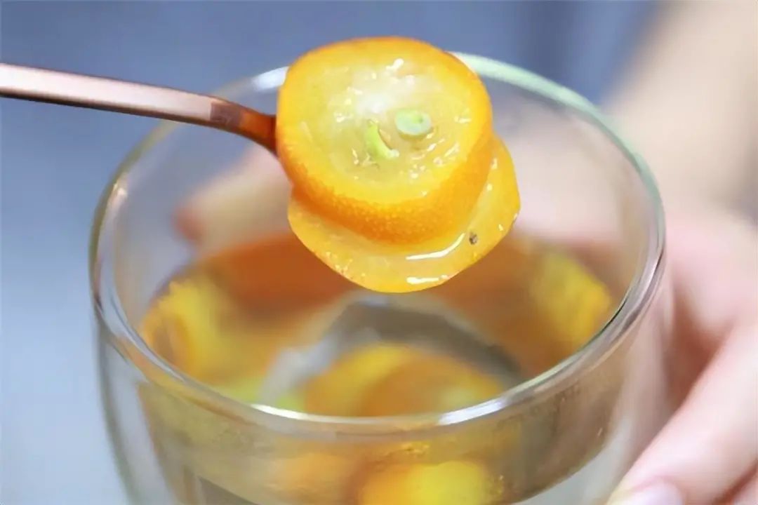 Honeysuckle: A Natural Pair for Liver Cleansing and Improved Sleep