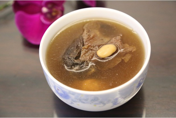 Got Dampness? 20 Recipes for Damp-Removing Soups That Nourish Yin, Tonify Qi and Blood, Support the Lungs, and Strengthen Essence, Suitable for All Ages