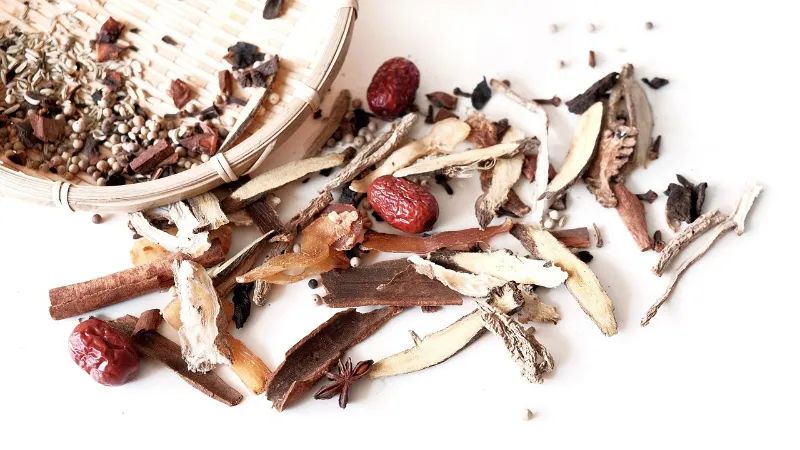 The Efficacy and Functions of Chuanxiong: Who Should Avoid It and How to Use It