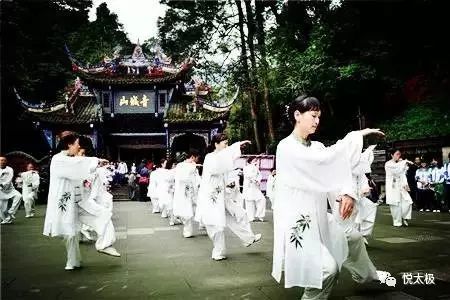 Mastering Tai Chi: Three Major Taboo Practices, Four Essential Methods, and Five Key Suggestions