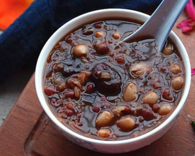 The True Commoner's Blood Nourishing Recipe: Enjoy Regularly for Improved Blood Circulation and a Rosier Complexion