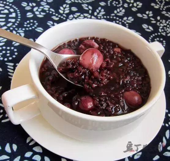 Winter Wellness: How to Nourish Your Spleen and Stomach Against Cold