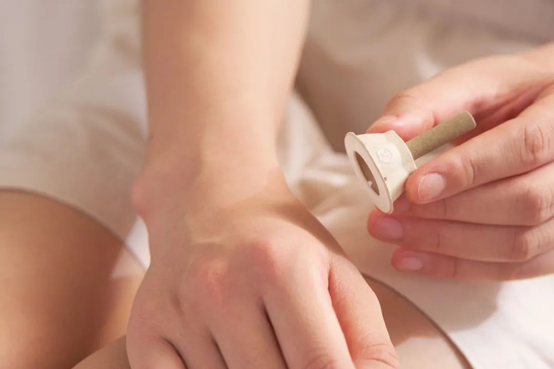 Is Moxibustion Really Effective? Science Tells You the Answer