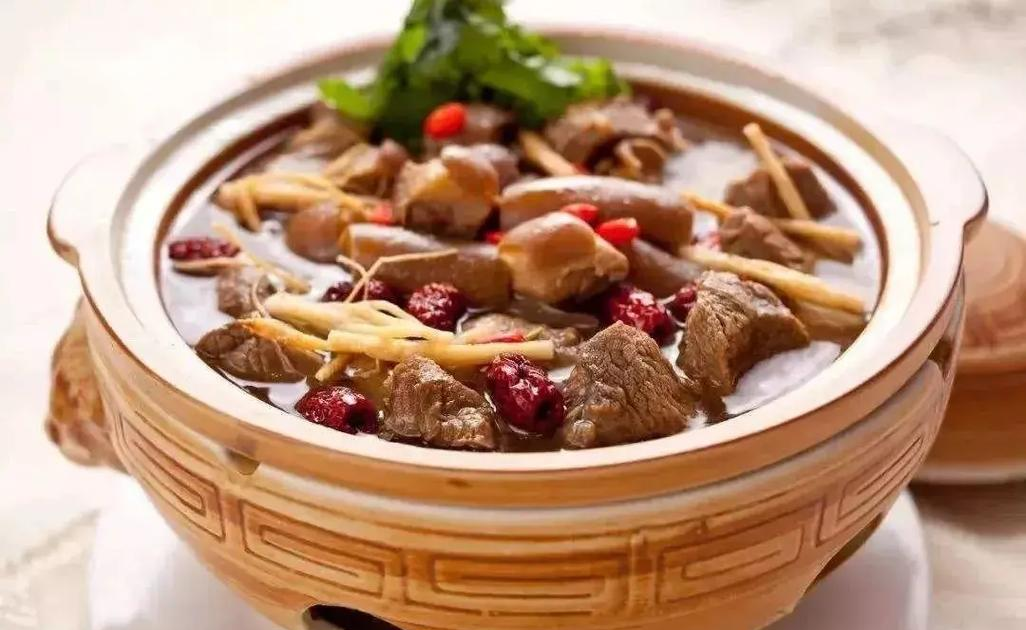 Nourishing Qi and Blood: The Benefits of Angelica, Ginger, and Lamb Soup