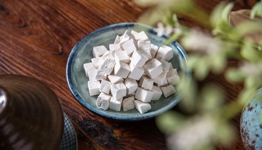 One of the Top Ten Chuan Medicinal Herbs: Fu Ling (Poria)