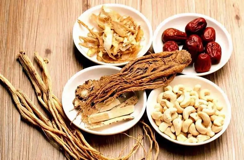 100 Types of Chinese Medicinal Herbs and Their Properties