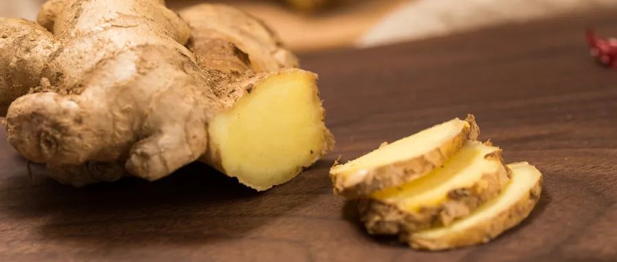 The Distinct Benefits of Fresh Ginger and Dried Ginger: Choosing the Right Ginger for Health Before the Dog Days of Summer