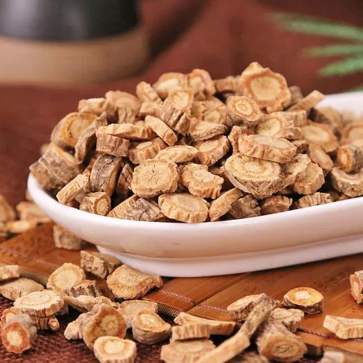 Exploring the Essence of 'Integrity' in Traditional Chinese Medicine: Fang Feng - Strengthening the Body and Expelling Wind