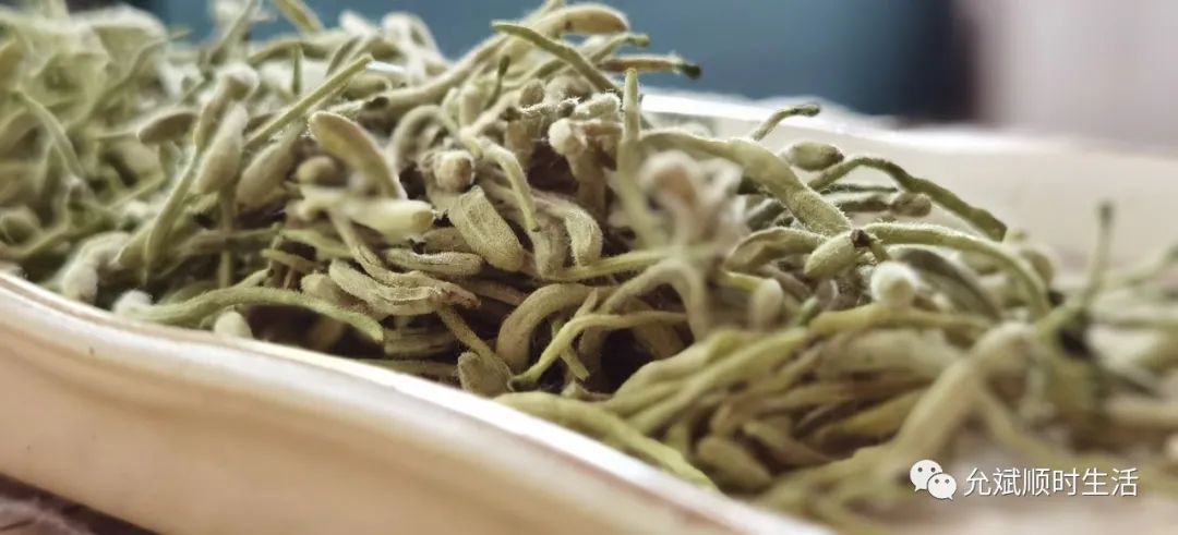 How to Use Jin Yin Hua and Gan Cao for Wind-Heat Cold, Viral Infections, and Heatstroke