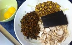 Huang Lian: Commonly Used for Spleen-Stomach Damp-Heat Type Acute and Chronic Gastritis, Diarrhea, and Clearing Heart and Stomach Fire