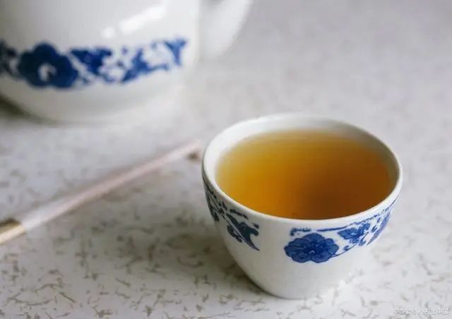 What Are the Benefits of Drinking Honeysuckle Tea? Key Points to Know to Avoid Misuse