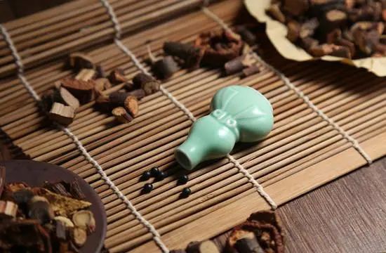 Ten Traditional Chinese Medicines for Activating Blood Circulation and Resolving Stasis