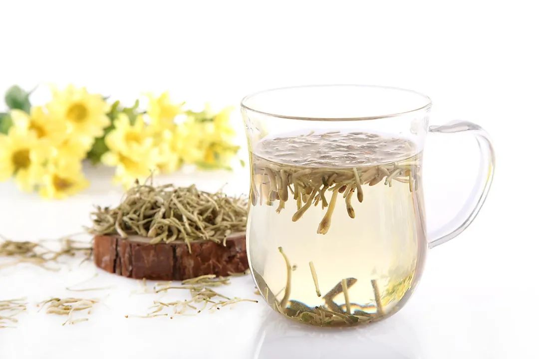 The Efficacy and Functions of Honeysuckle (Jin Yin Hua)
