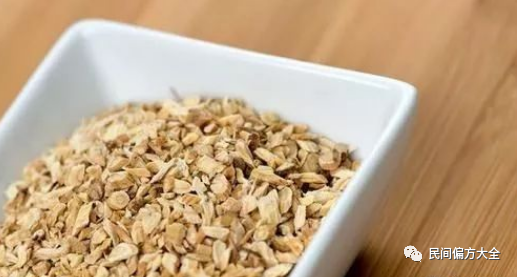 Astragalus: The First Choice for Qi Supplementation - Benefits and Precautions of Drinking Astragalus Water