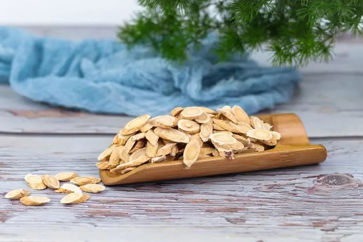 The Efficacy and Functions of Astragalus (Huang Qi)