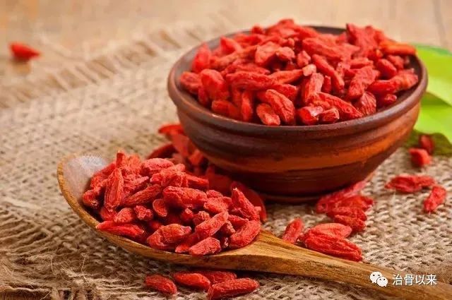 The Secret Formula for Eliminating Dampness from Qianjin Fang: Just 4 Medicinal Ingredients to Eradicate Dampness at Its Root!