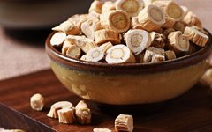 The Timeless Qi-Boosting Formula: Bu Zhong Yi Qi Decoction