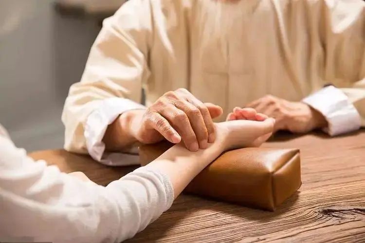 Four Stages of Liver Qi Stagnation and Two Methods to Soothe the Liver and Relieve Depression