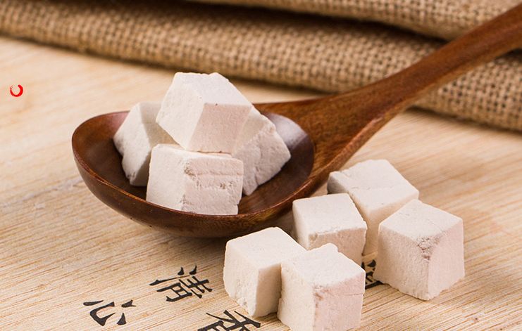 One Gram of Poria: A Powerful Tool for Promoting Diuresis, Reducing Edema, and Strengthening the Spleen, with 6 Poria Recipes
