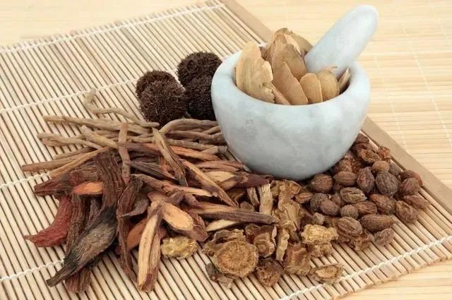 Seven Major Symptoms of Spleen and Stomach Yang Deficiency: How Many Do You Have?