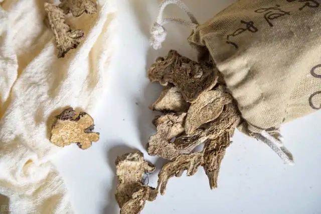 Exploring Cang Zhu: A Remedy for Wind, Dampness, and Cold, Alleviating Headaches, Body Pain, and Bone Pain