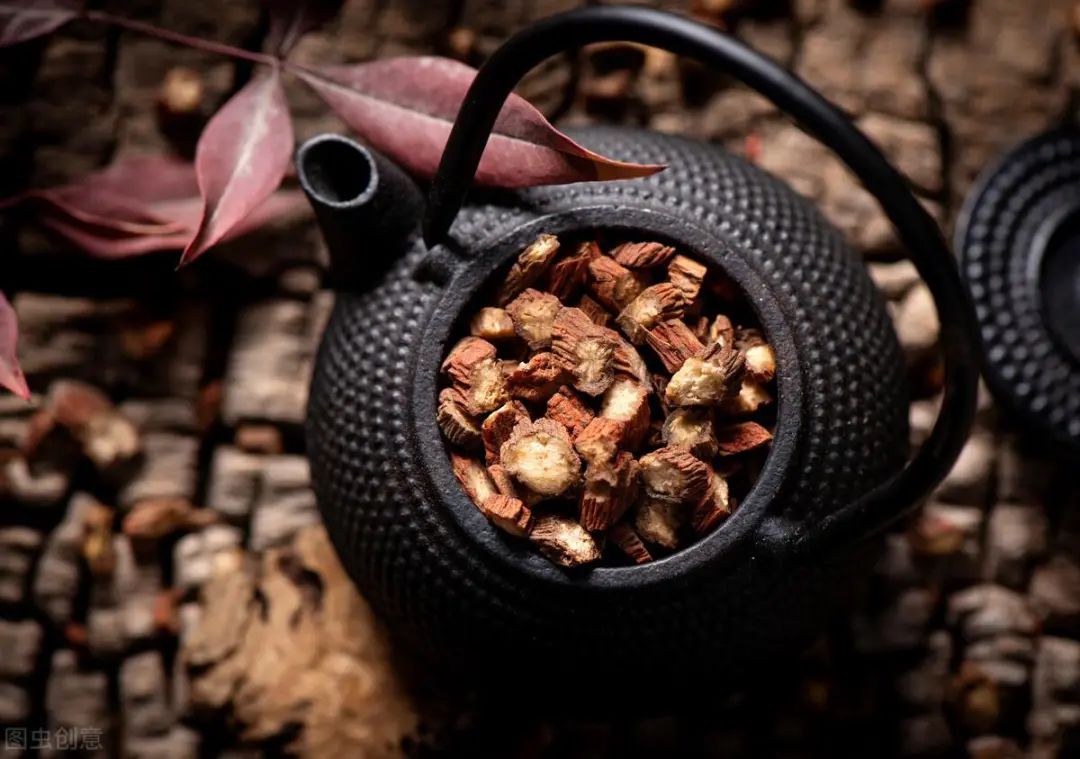 What Are the Dietary Restrictions for Danshen? How Much Should You Consume Daily?