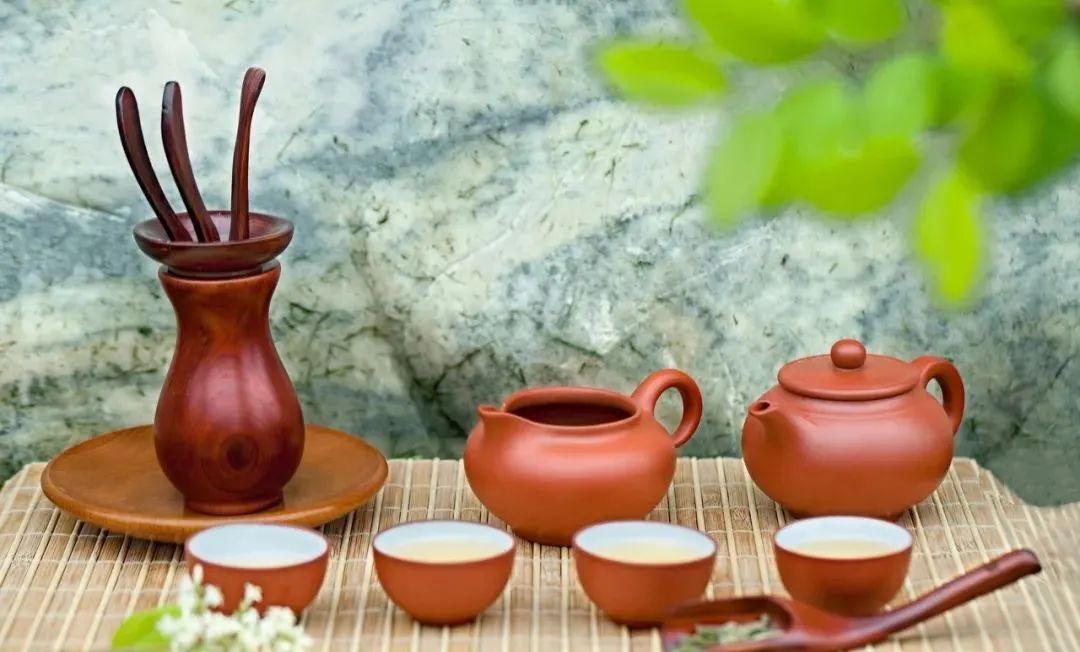 14 Methods of Brewing Poria Tea for Strengthening the Spleen and Generating Fluids, Resolving Dampness, Stopping Diarrhea, and Nourishing Qi