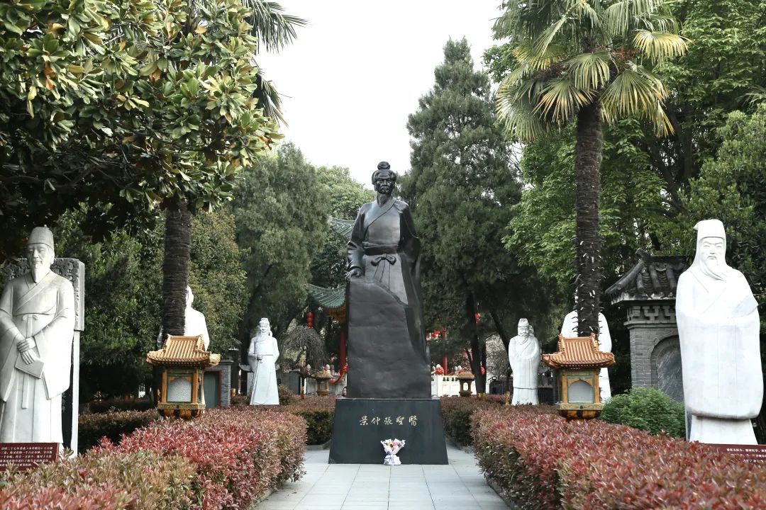 Commemorating Zhang Zhongjing: Revisiting the Three Steps to Mastering the Treatise on Cold Damage