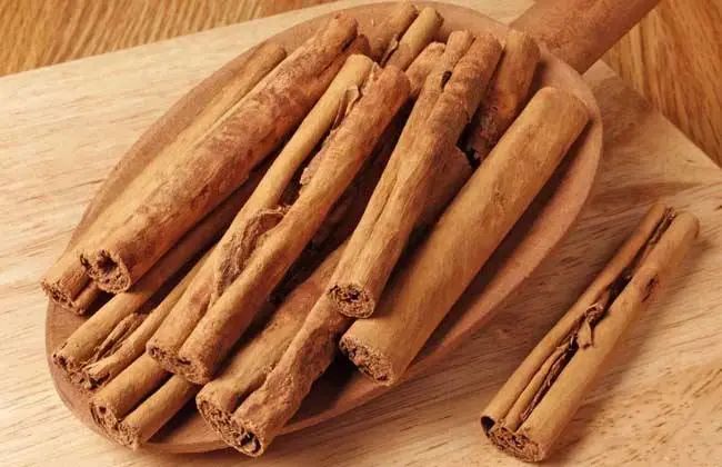 Cinnamon (Rou Gui): Nourishing Fire and Supporting Yang to Warm the Heart and Spleen