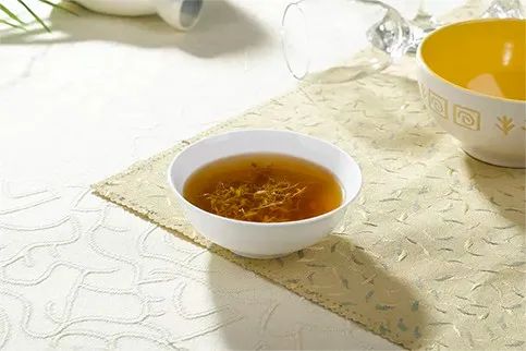 Differences Between Spleen-Stomach Yang Deficiency and Spleen-Stomach Damp-Heat