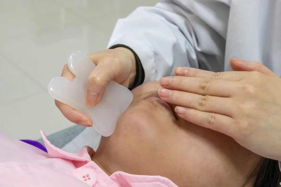Jade Stone Gua Sha: A Gentle Push to Revitalize Skin Beauty