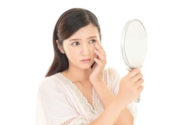 Symptoms of Blood Deficiency and How to Nourish It