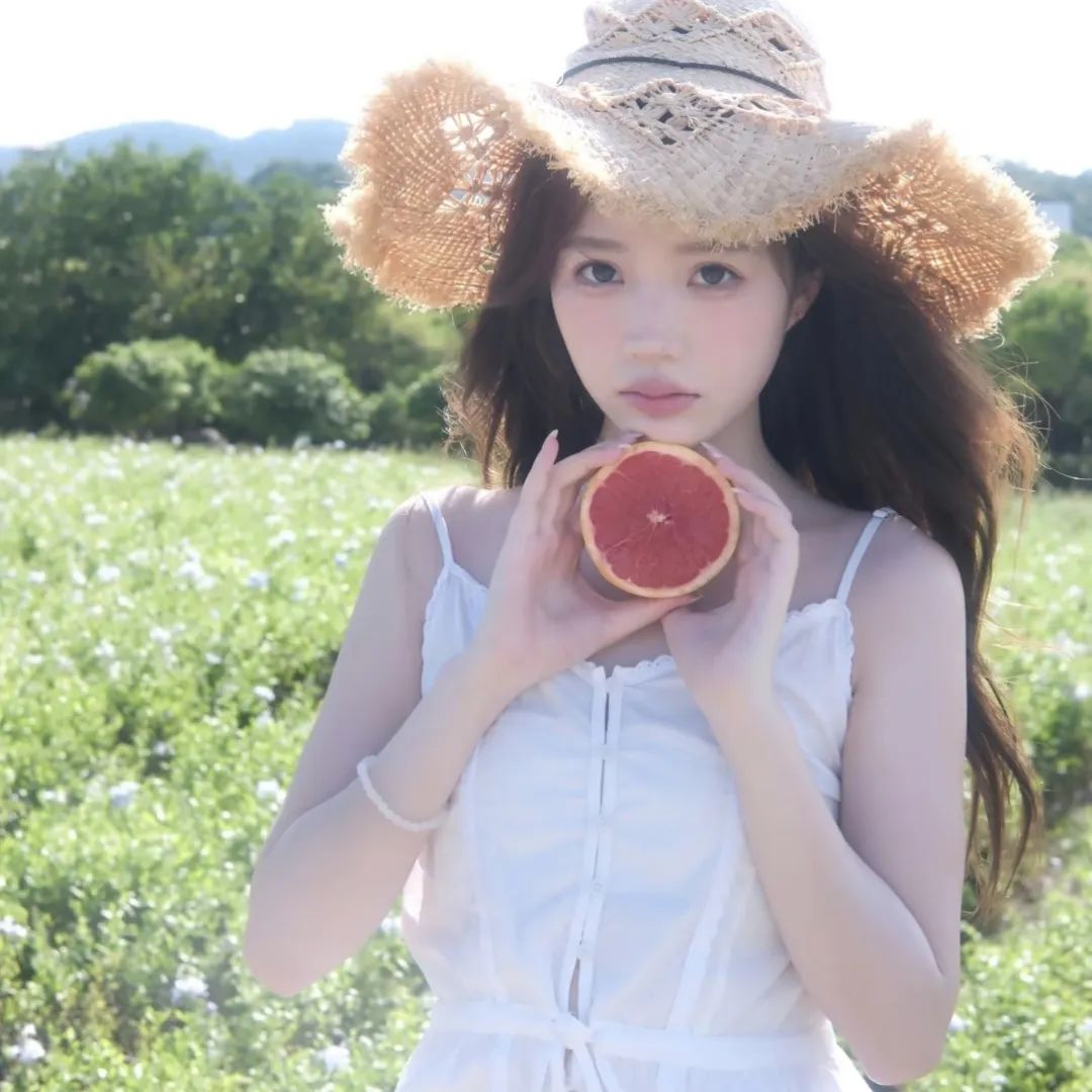Summer Memories of Straw Hats and Damp Heat