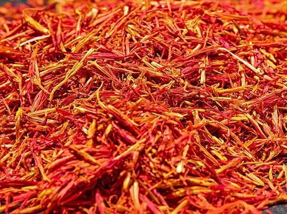 Promoting Blood Circulation and Alleviating Pain with Honghua (Safflower)