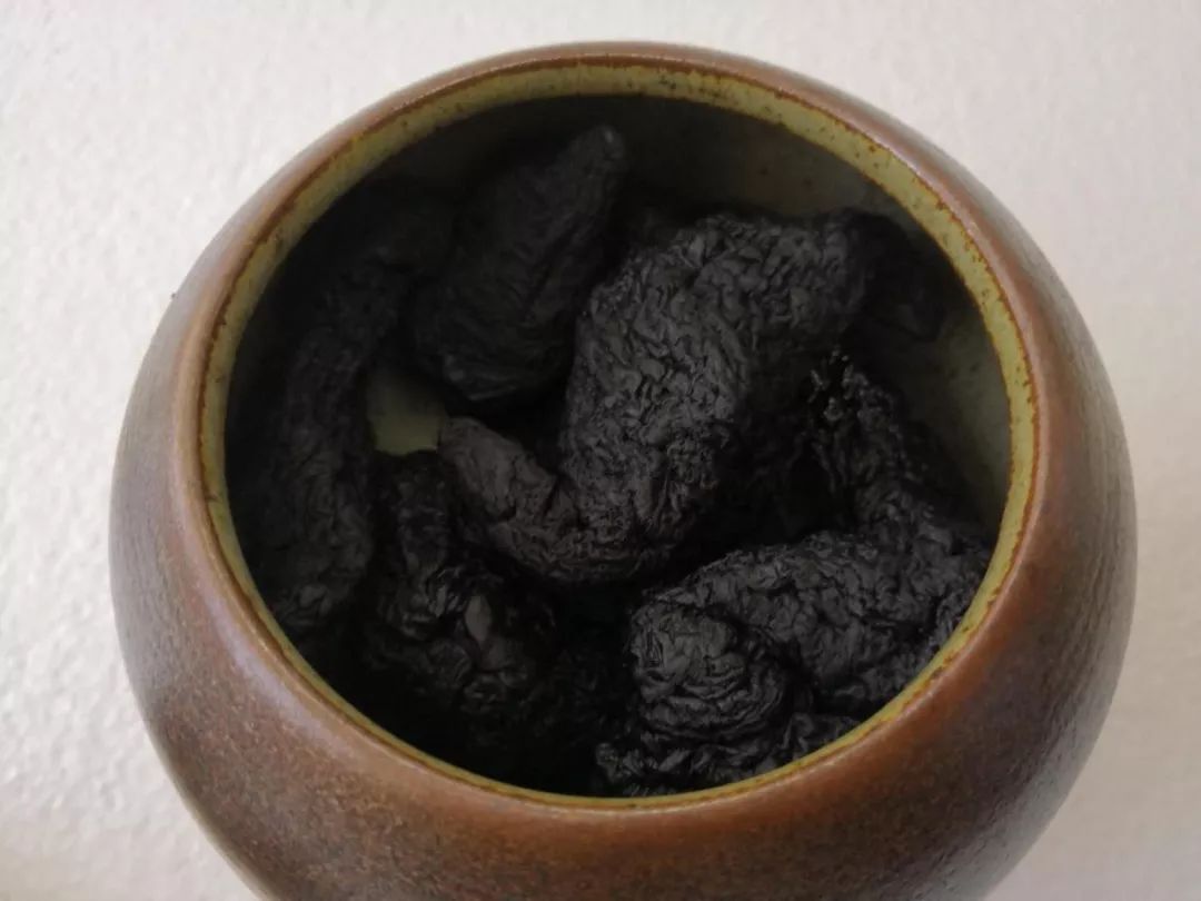 The Benefits of Nine Steams and Nine Sun Dried Rehmannia: Nourishing Essence and Blood, and Supporting the Five Organs