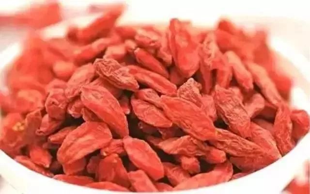 The Top Benefits of Astragalus: Pairing It for Disease Prevention!