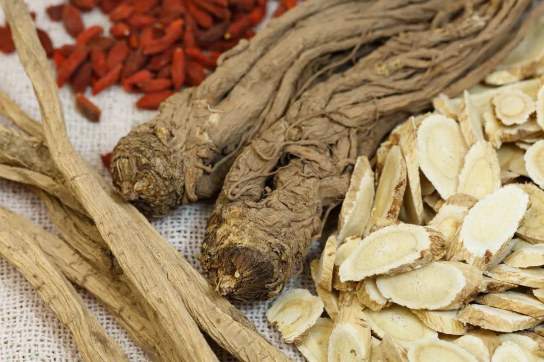 Diagnosis and Dietary Therapy for Four Types of Blood Disorders in Traditional Chinese Medicine: Blood Deficiency, Blood Stasis, Blood Heat, and Blood Cold