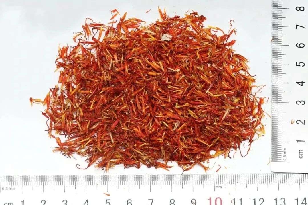 Learning Chinese Herbal Medicine: Herbal Dyeing (Part Two) - The Red Dye from Safflower