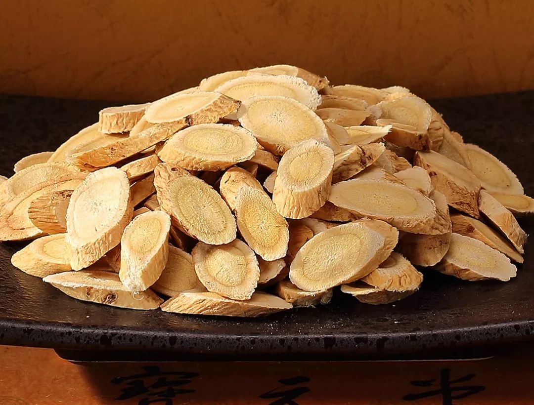 The 7 Best Combinations of Astragalus, 3 Dietary Recommendations, and 4 Contraindications