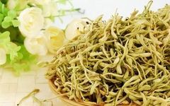 Honeysuckle: A Natural Pair for Liver Cleansing and Improved Sleep