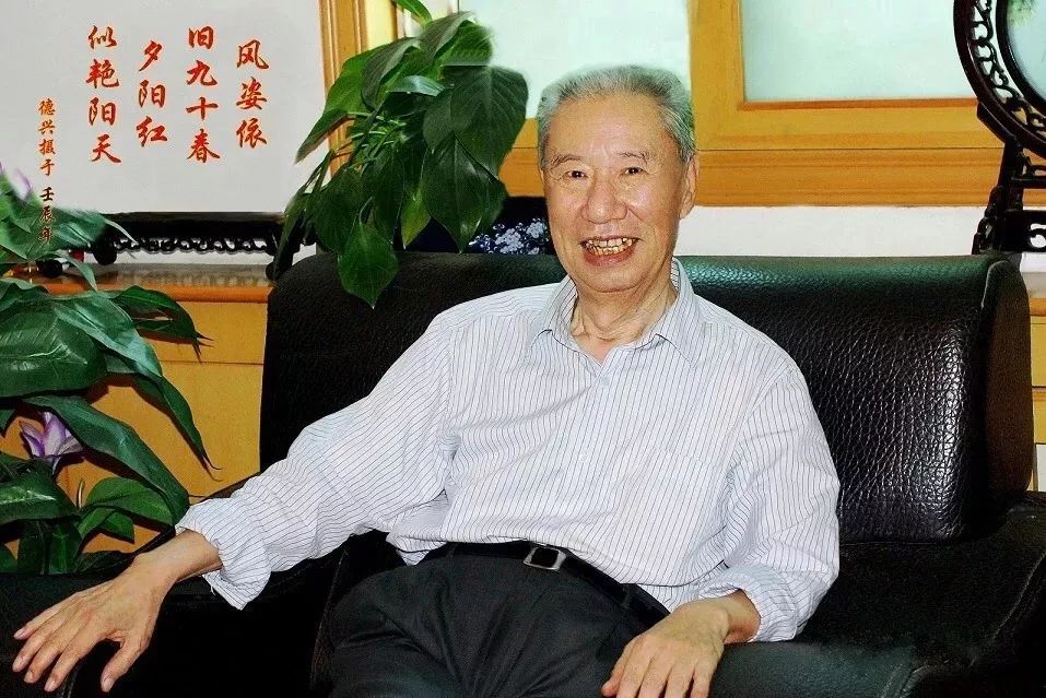 Master Li Zhenhua: Experience in Treating Damp-Heat Syndrome