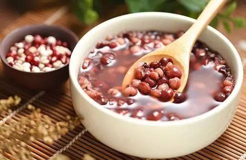 Understanding Coix Seed (Yi Yi Ren) in Traditional Chinese Medicine