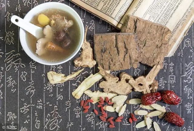 Understanding Yin Deficiency in Traditional Chinese Medicine: Symptoms and Common Remedies