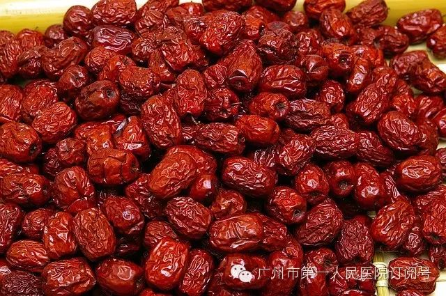 Dietary Insights: What to Eat for Blood Nourishment Beyond Red Dates and Longan