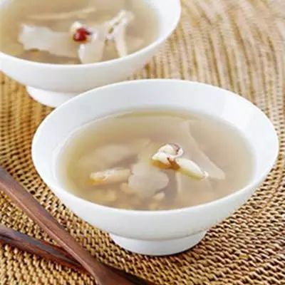 12 Nourishing Medicinal Soups: Incorporating Herbs into Your Meals for Health!