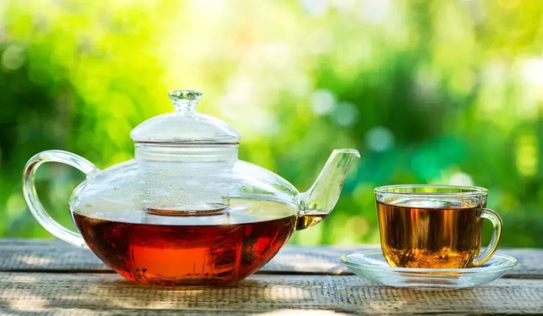 14 Methods of Brewing Poria Tea for Strengthening the Spleen and Generating Fluids, Resolving Dampness, Stopping Diarrhea, and Nourishing Qi