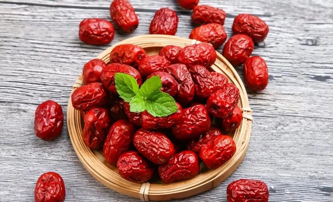 The "Golden Partner" of Danshen: Regular Consumption May Promote Blood Circulation and Dissolve Thrombus