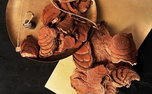 Eight Chinese Herbs for Activating Blood Circulation and Removing Stasis