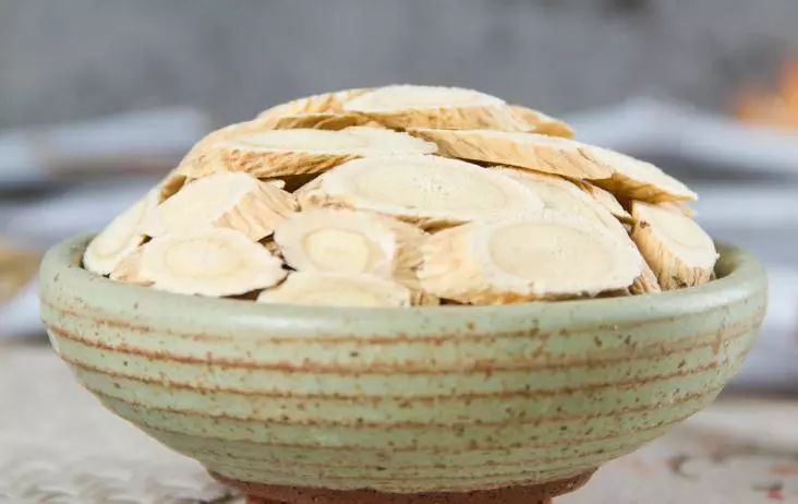 The Golden Partners of Astragalus