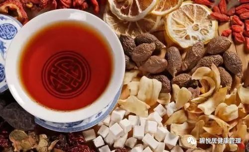 Understanding the Different Manifestations and Causes of Cold and Heat Syndromes in the Huangdi Neijing